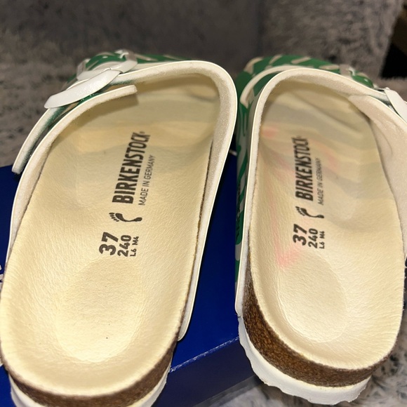 New Birkenstock Arizona Leafy Green and White Slides - Picture 2 of 6